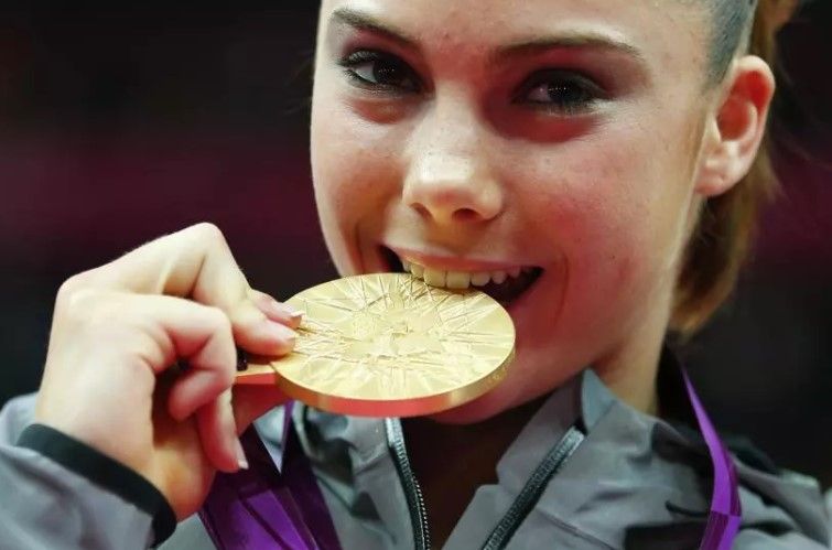 Medallista olímpica estadounidense denuncia abuso sexual - McKayla-Maroneys