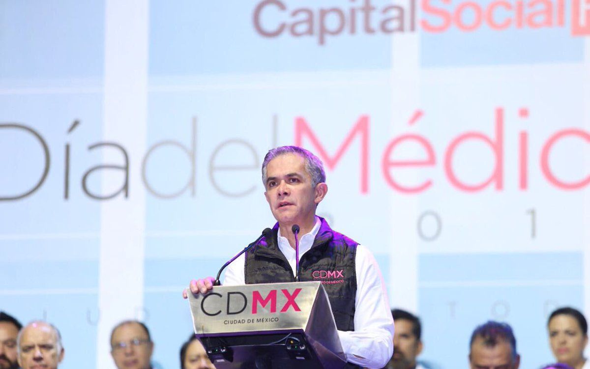 Reparan tubería fracturada que causó desabasto en Iztacalco