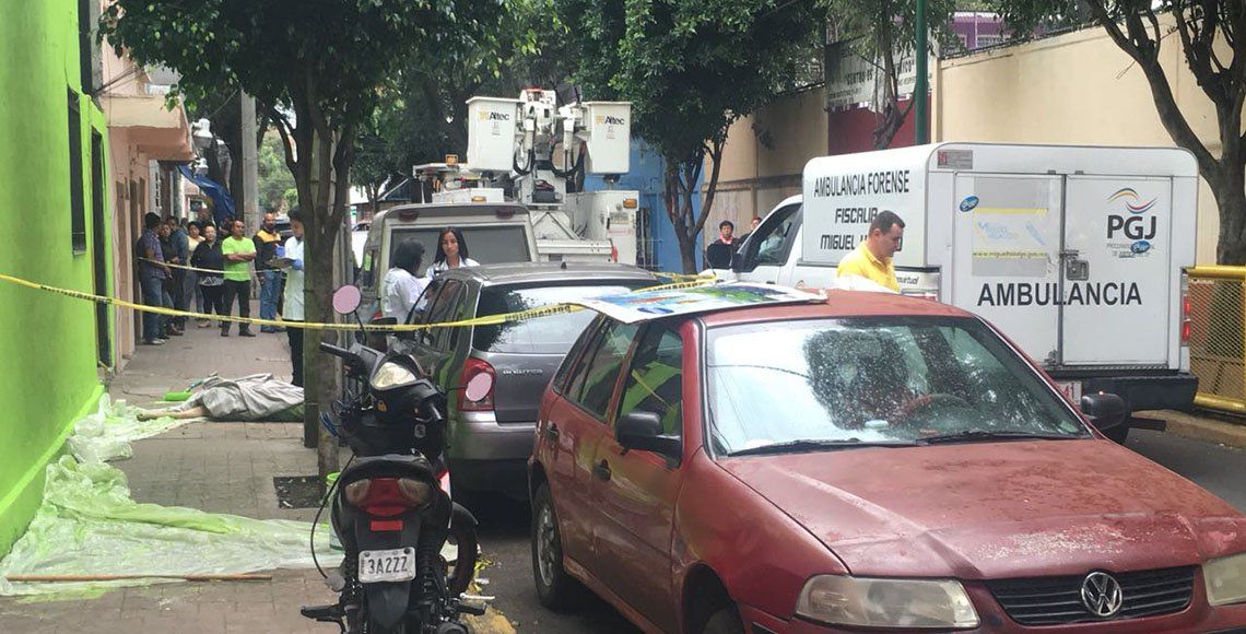 Hombre muere electrocutado mientras pintaba en Miguel Hidalgo