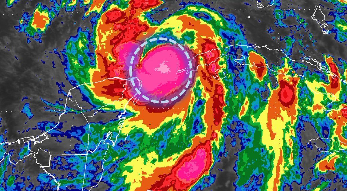 Nate evoluciona a huracán categoría 1
