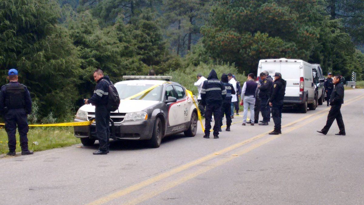 Encuentran tres cuerpos en carretera Picacho-Ajusco