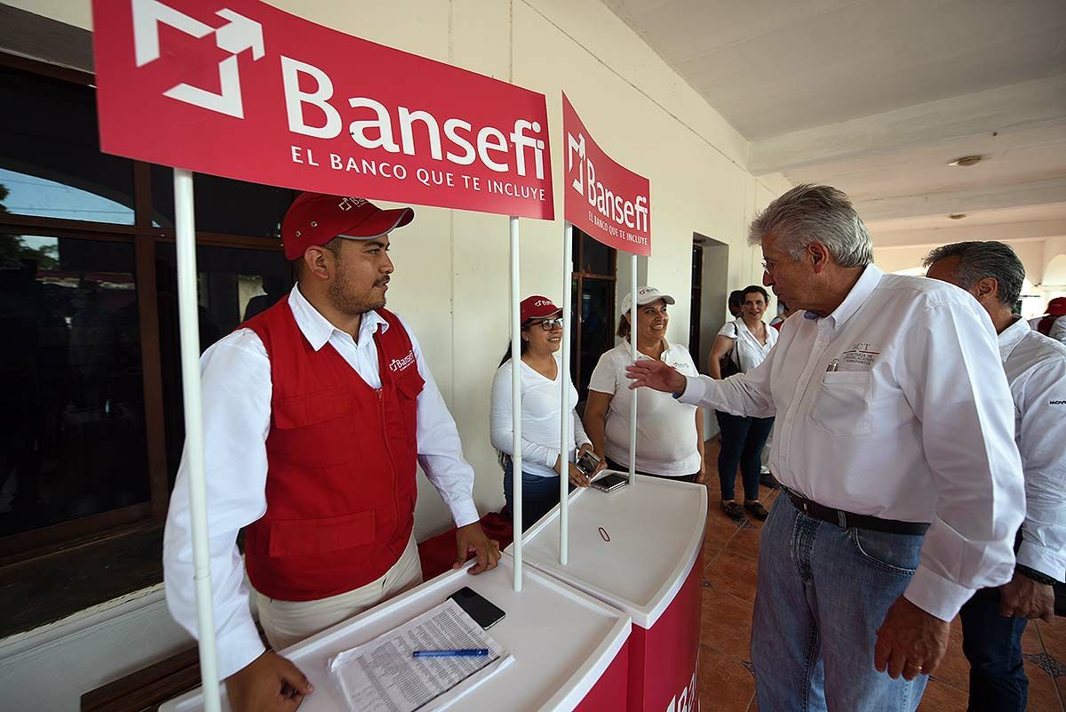 Sedatu entregó a damnificados de Oaxaca tarjetas sin fondos