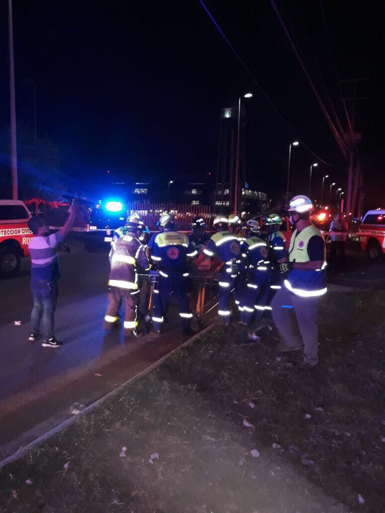 Choque de camión de pasajeros y tren deja al menos 20 heridos en Nuevo León - Tren-choca-Camión-Nuevo-Léon-3