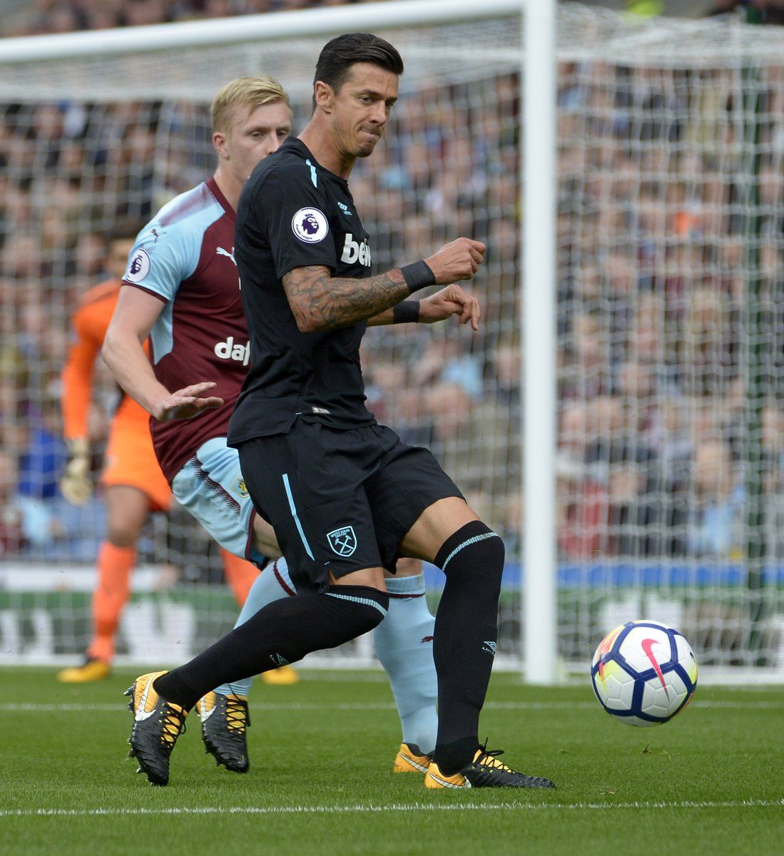 Burnley empata a West Ham tras reemplazo de Chicharito - West-Ham-Burnley-3