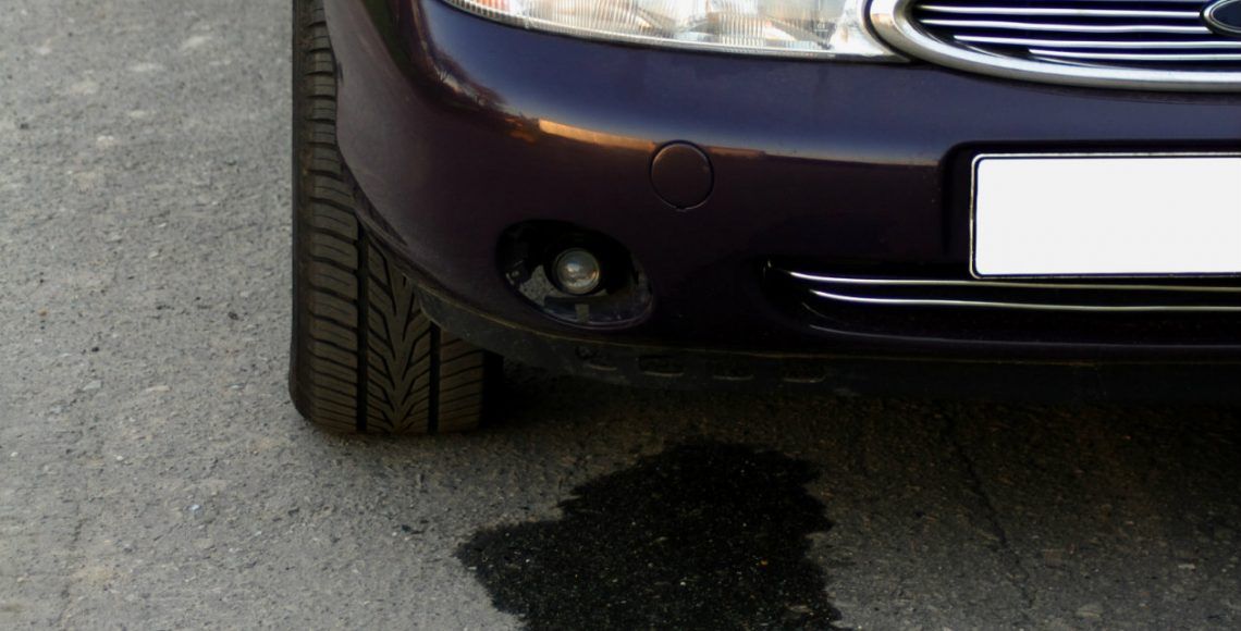 Derraman aceite en vías para asaltar