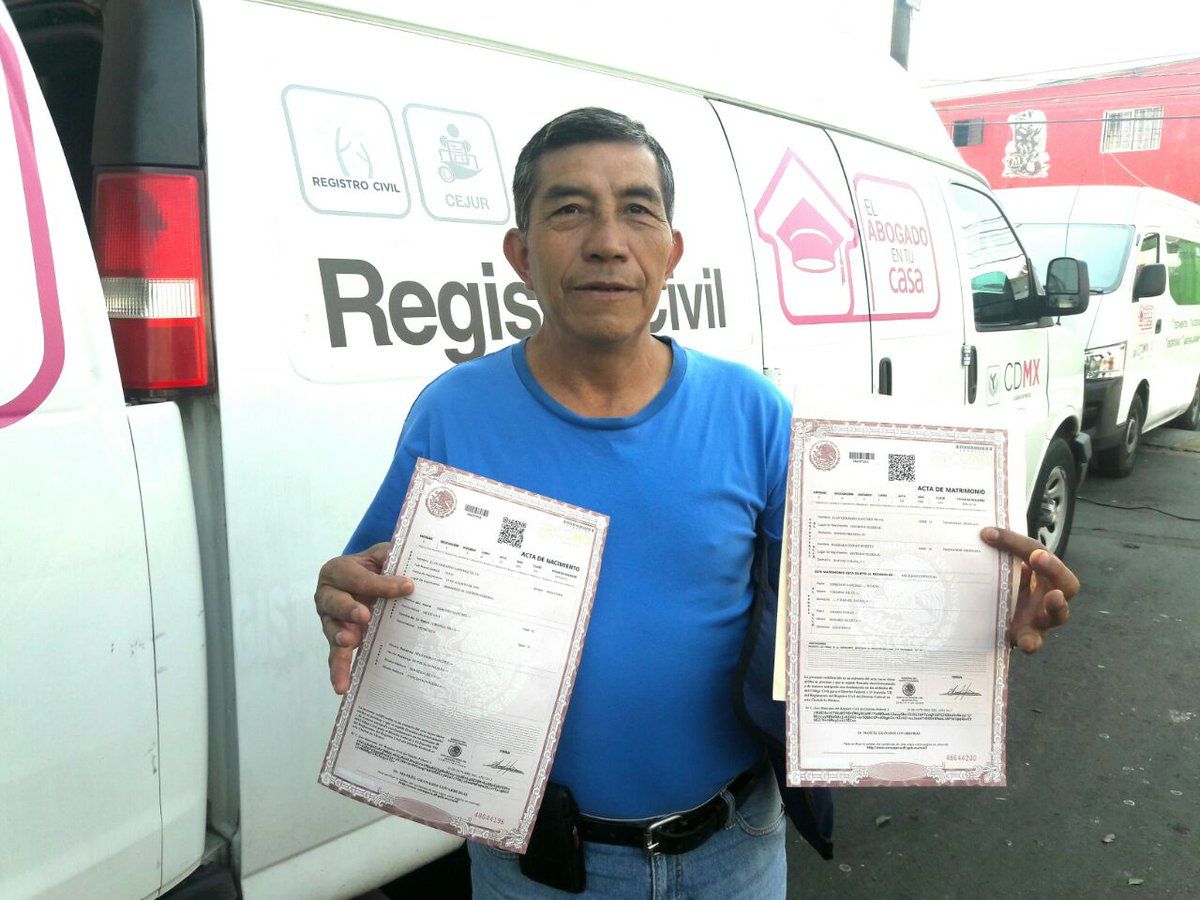 Padres podrán elegir orden de apellidos de sus hijos en la Ciudad de México - actas-de-nacimiento