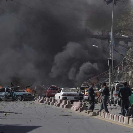 Atentado en Afganistán deja al menos 33 muertos - afganistan-explosion