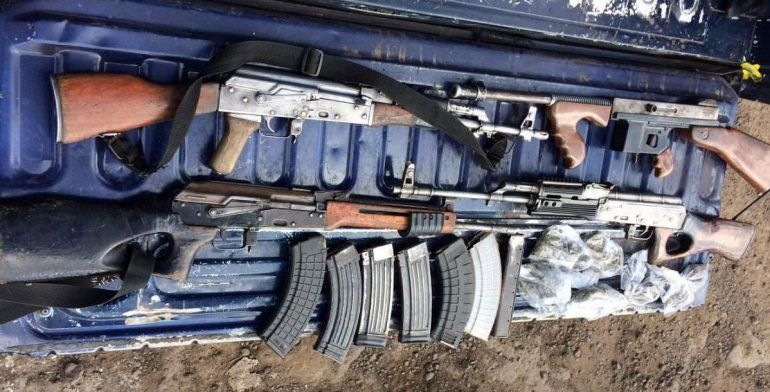 Detienen a siete y abaten a uno tras enfrentamiento en Apatzingán - apatzingan