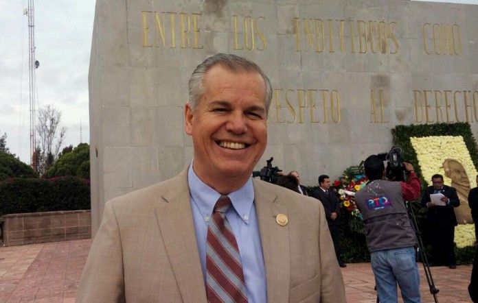 Captan a legislador viendo pornografía en la Cámara de Diputados