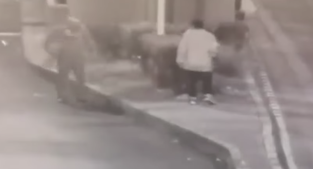 #Video Roban a transeúnte cerca del Metrobús Tacubaya