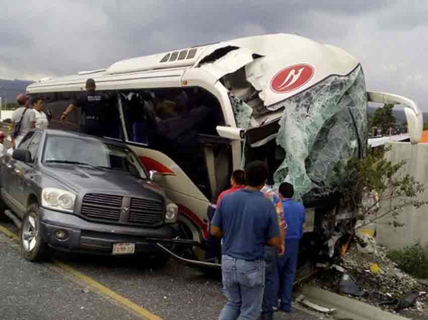 #Video Choca autobús en la México-Cuernavaca - autobús-2