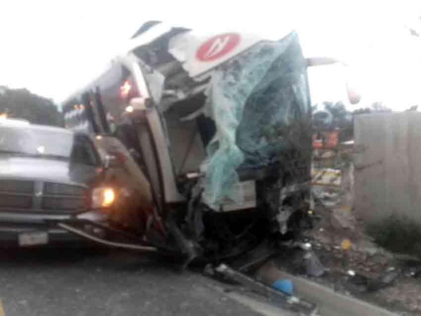 #Video Choca autobús en la México-Cuernavaca
