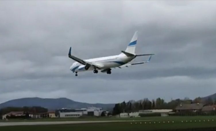 ¿Qué pasa si no ponemos en modo avión los celulares durante un vuelo? - avion-austria