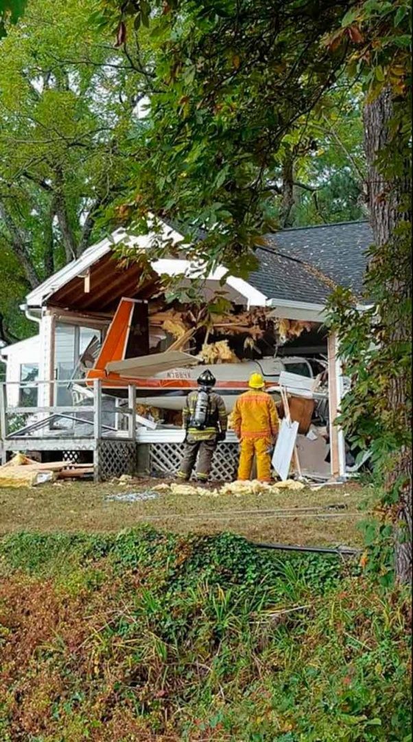 Avión pequeño se estrella contra casa en EE.UU. - avion-pequeño-virginia