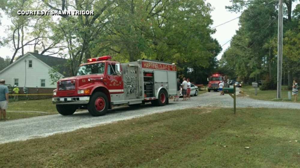 Avión pequeño se estrella contra casa en EE.UU. - avion-pequeño1