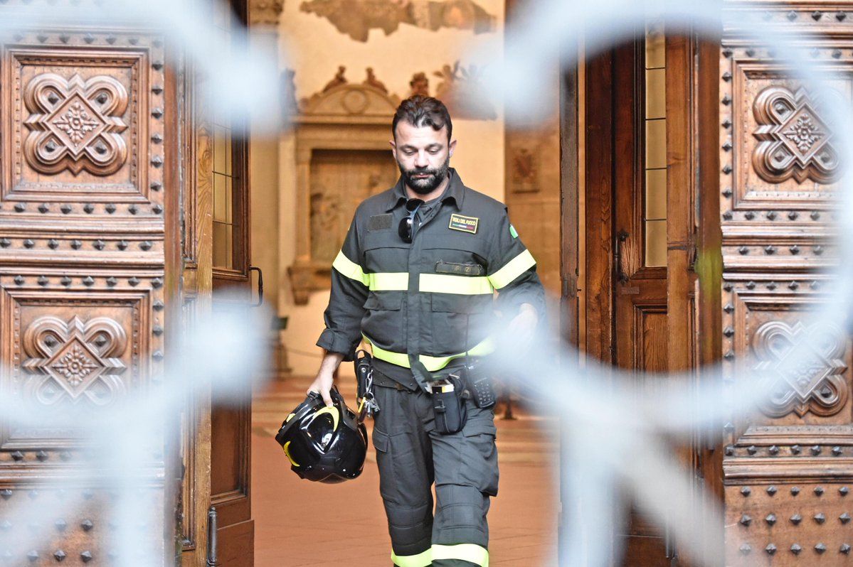 Muere turista español por caída de piedra en iglesia de Florencia - basílica-florencia-agente