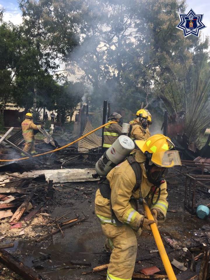 Bodega de fuegos pirotécnicos explota en Oaxaca - bomberos-tule