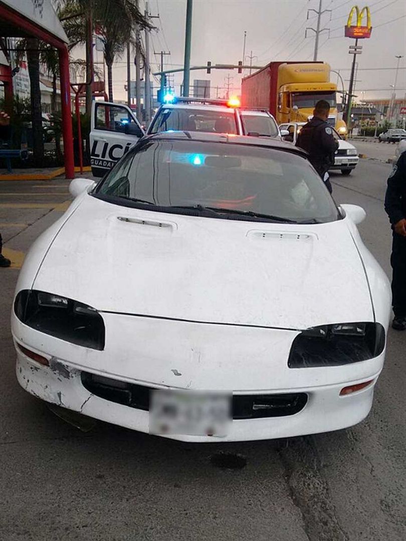 Confunden a caballo con persona secuestrada en Nuevo León - caballo-auto-mty