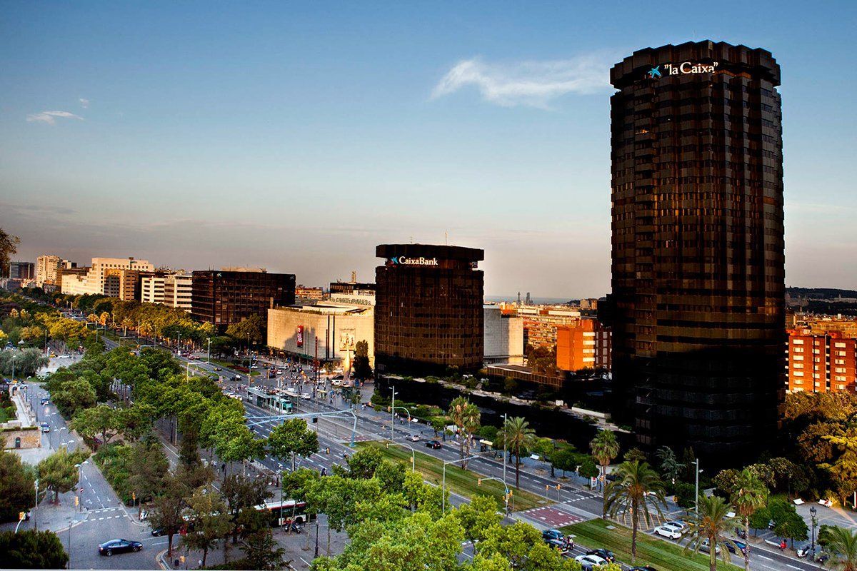 Cae principal índice accionario de España tras DUI de Cataluña