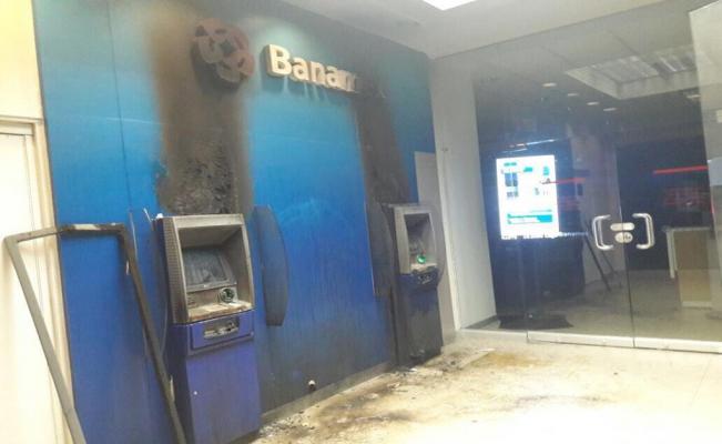 Intentan robar tres cajeros en Ecatepec