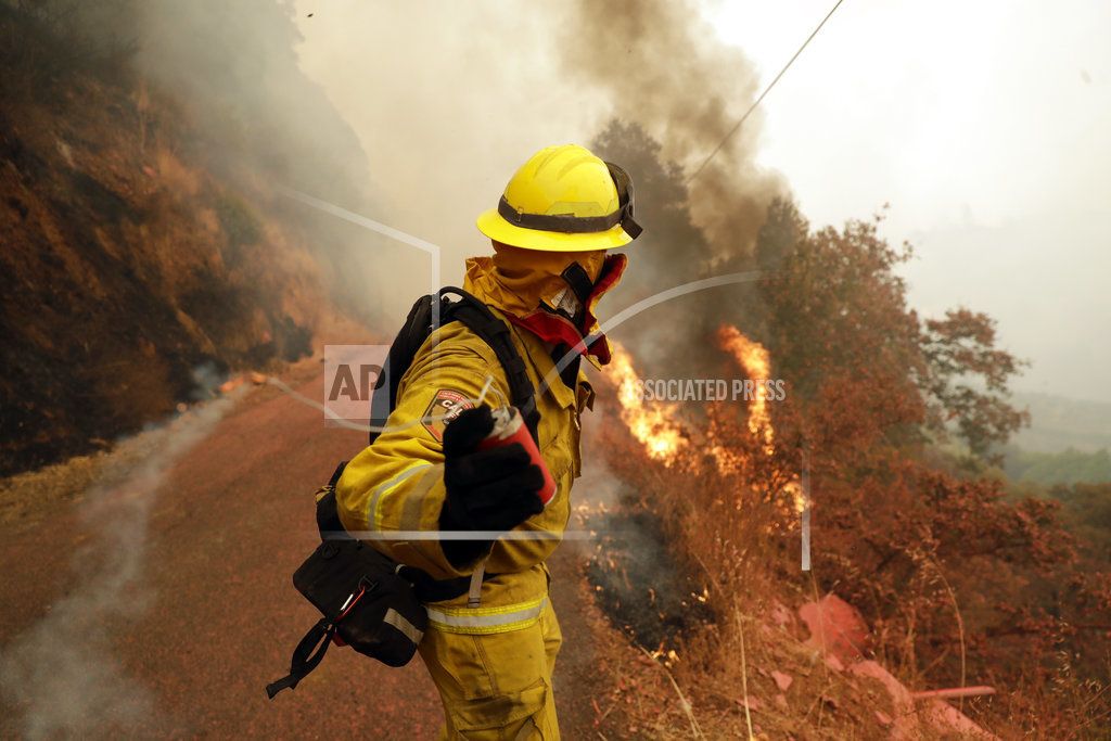 Más evacuaciones en California por incendio forestal - california