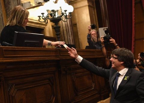 FC Barcelona no se pronunciará oficialmente sobre la independencia - carles-puigdemont-voto