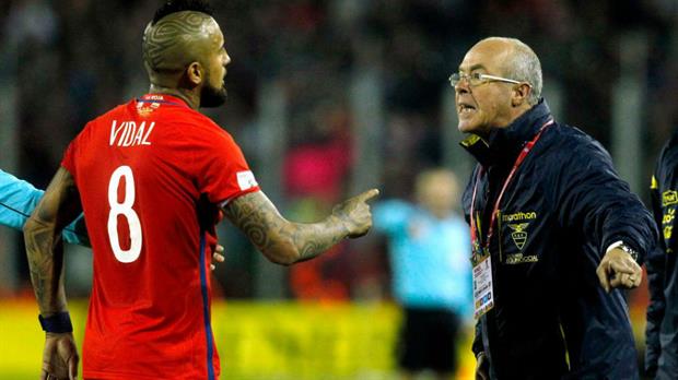 Suspenden a seleccionador de Ecuador previo a partido contra Argentina - celico-ecuador
