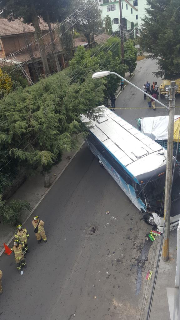 Muere mujer arrollada durante accidente vial en Cuajimalpa - choque-cuajimalpa-4