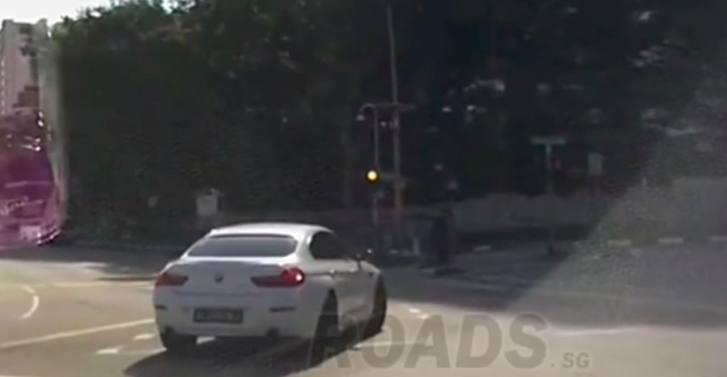 #VIRAL Accidente vial en Singapur provoca discusión por su rareza #VIRAL Accidente vial en Singapur provoca discusión por su rareza