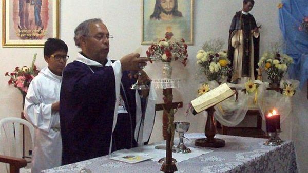 Sentencian a 10 años de cárcel a cura que abusó de menor en Perú