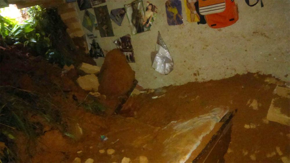 Derrumbe en Oaxaca deja dos muertos - de4