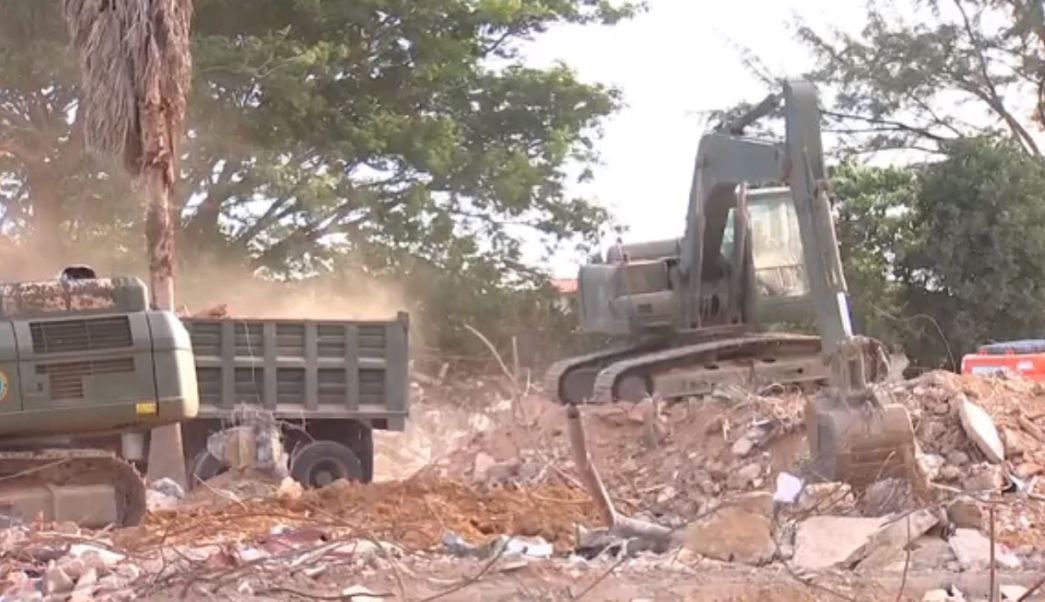 Continúa demolición del Hospital General de Juchitán - demolicion