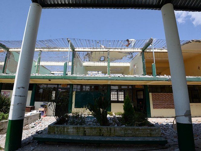 Inicia demolición de escuelas dañadas por sismo en Tlaxcala - demolición-escuela-tlaxcala