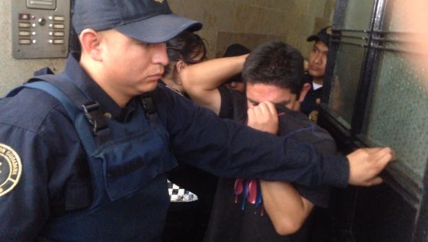 Desalojan a vecinos de la Juárez por no pagar la renta durante 10 años