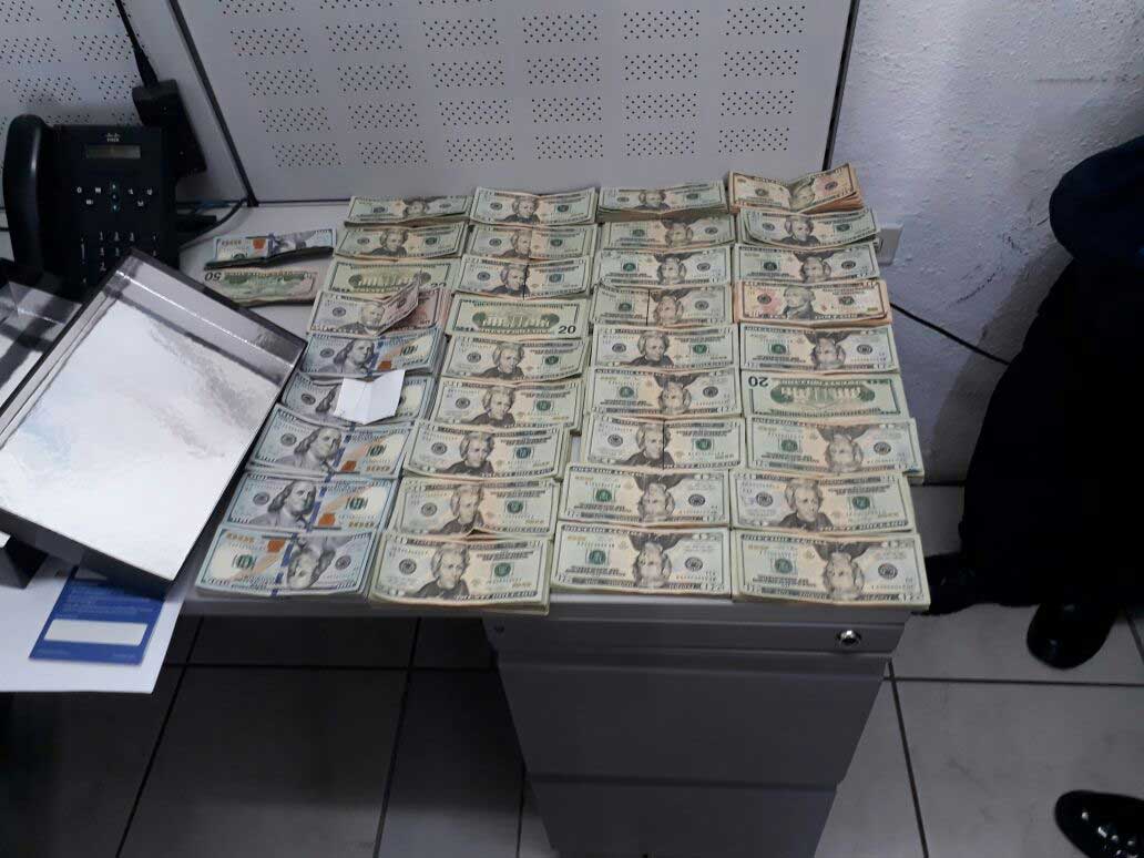 Detienen a hombre que intentó cruzar a México con 56 mil dólares - detenido-4