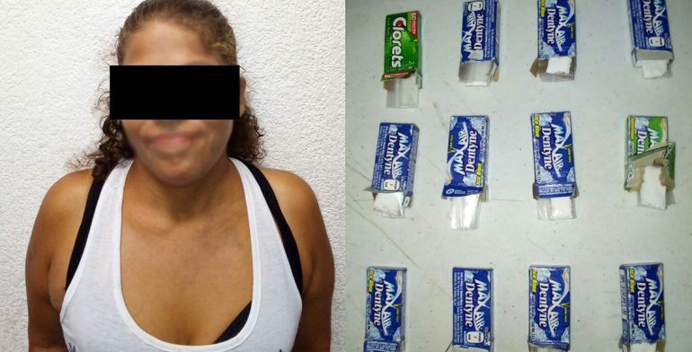 Mujer ocultaba droga en empaques de chicles en Tabasco