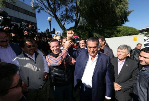 Rodríguez Calderón se registra como independiente por la Presidencia - el-bronco-3