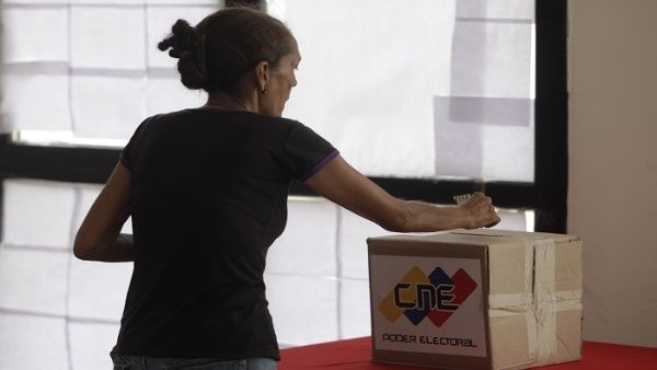 Diputado evidencia fraude en elecciones en Venezuela