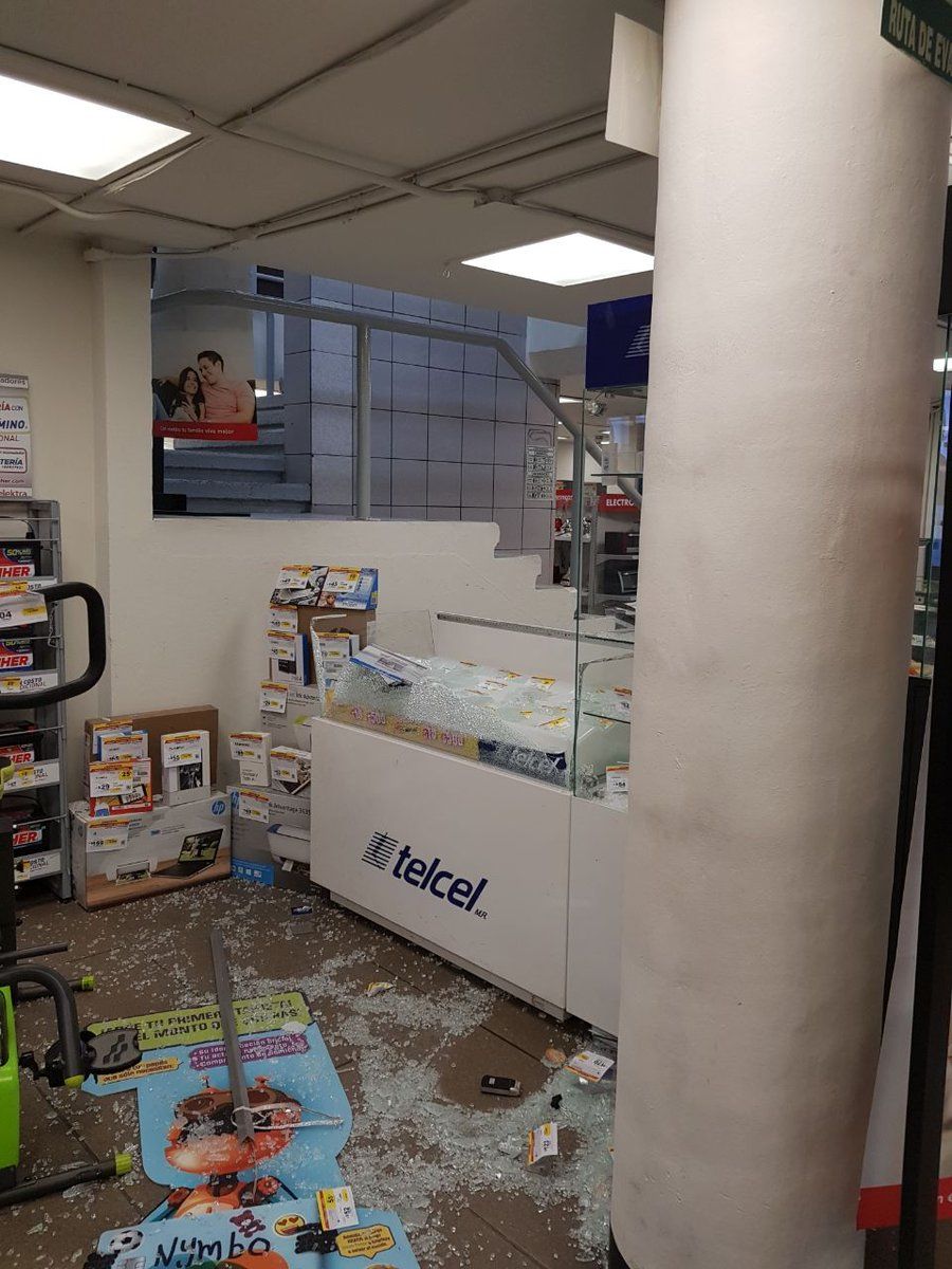 Asaltan con mazos Elektra en la Obrera - elektra-obrera