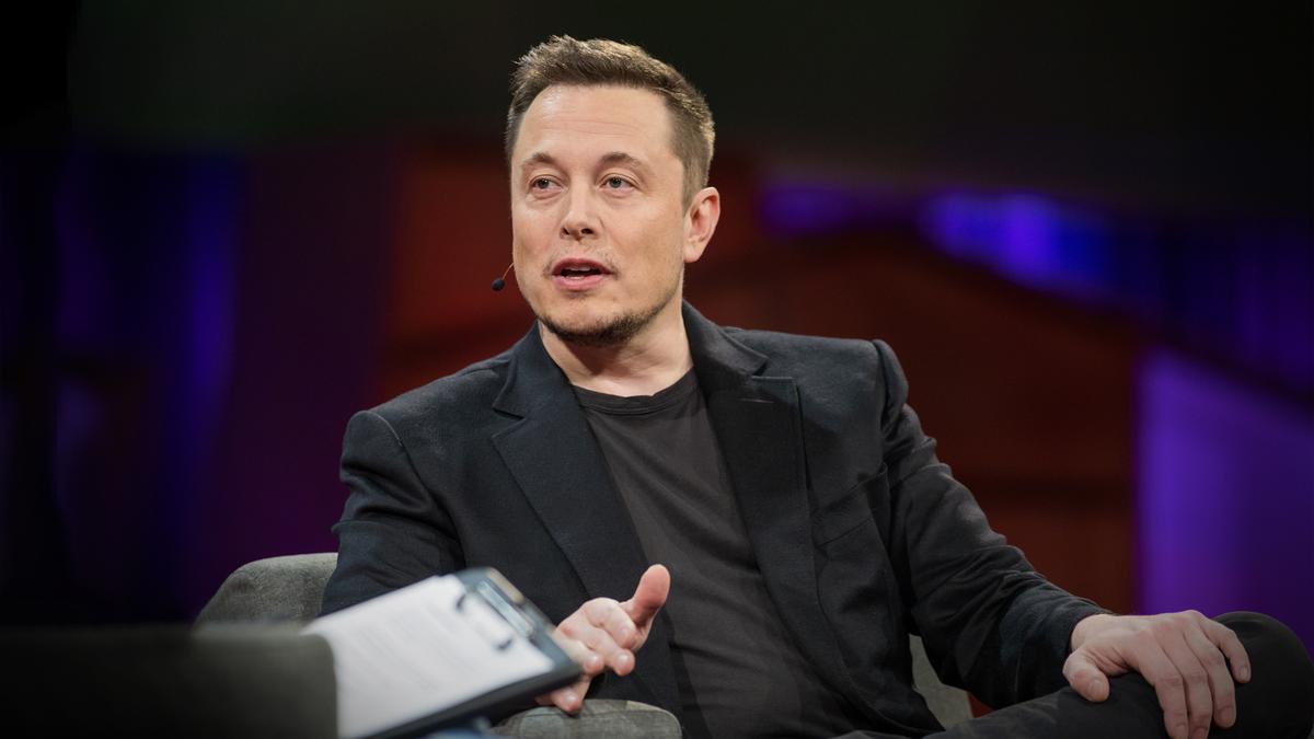 Demanda contra Elon Musk derrumba a Tesla en Wall Street