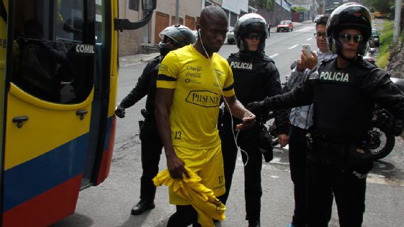 Suspenden a Enner Valencia por indisciplina - enner-valencia-ecuador