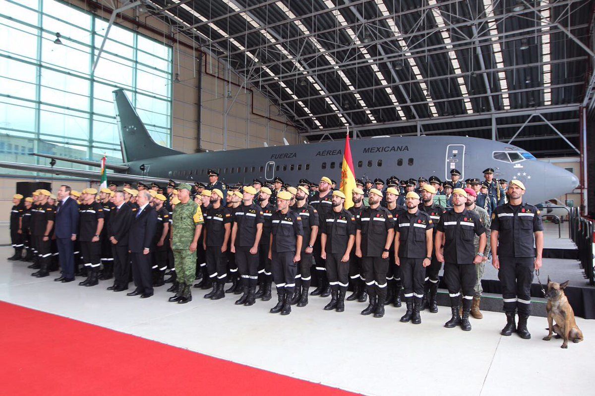 Despiden a rescatistas españoles - españa-1