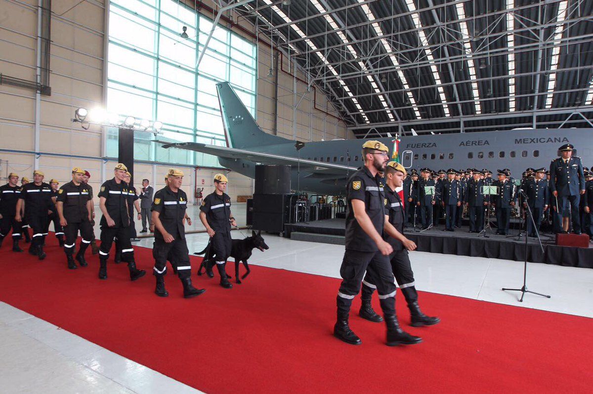 Despiden a rescatistas españoles - españa-4