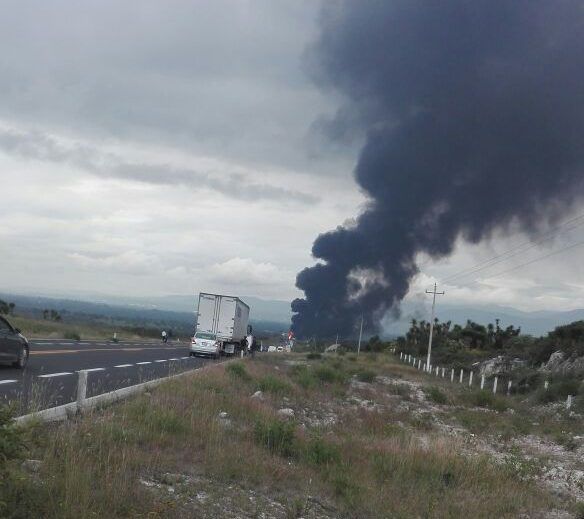 Explota pipa en Puebla - explosion-pipa-e1507835790650