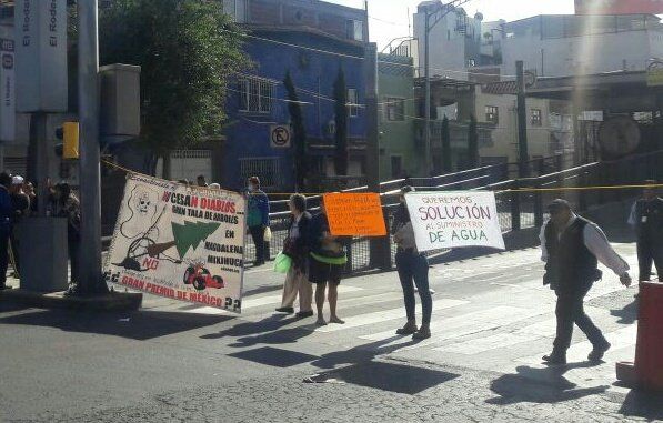 Vecinos de Iztacalco reanudan protestas por falta de agua
