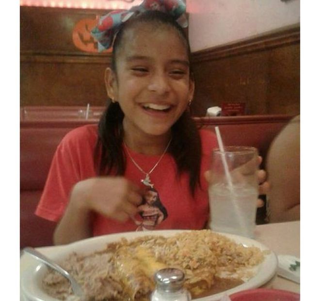 Exigen liberación de niña indocumentada - familia-hernandez