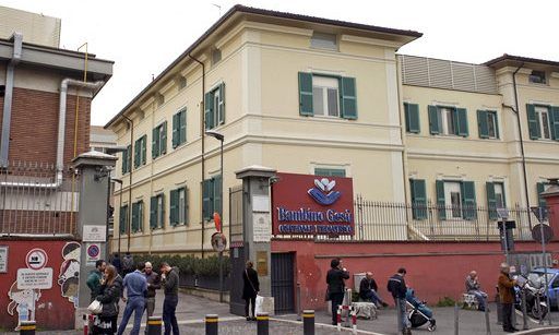 Hallan culpable de desvío de fondos a expresidente de hospital papal