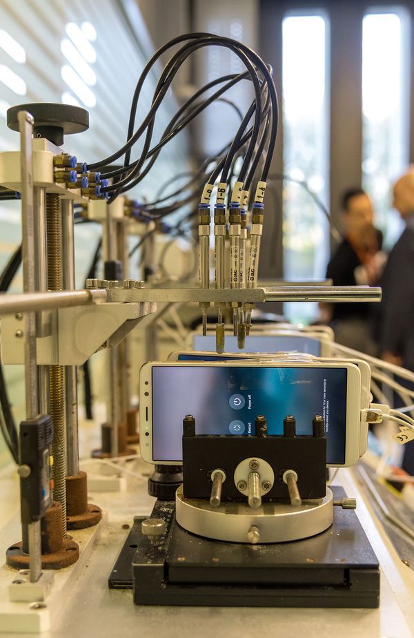 Así es la fábrica de Huawei en China - huawei12