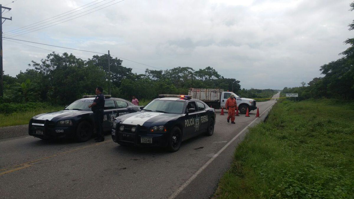 Cierran carretera Ciudad Alemán-Sayula por hundimiento en Oaxaca