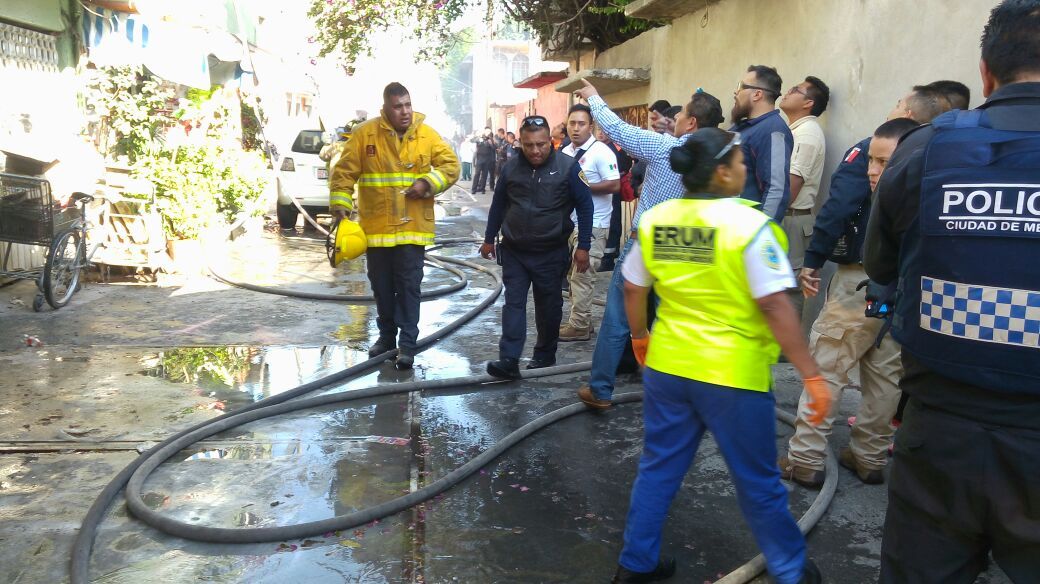 #Video Incendio en Iztacalco deja tres muertos - incendio-2